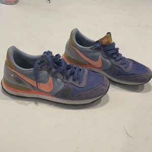 Retro Nike Sneaker
